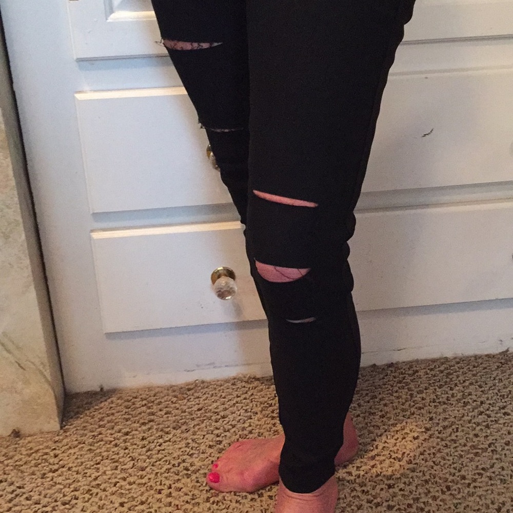 Distressed leggings NWT